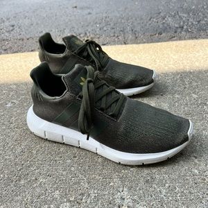 Women’s Adidas Sneaker